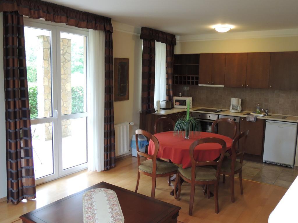 Luxus Golf Apartment Бюк Номер фото