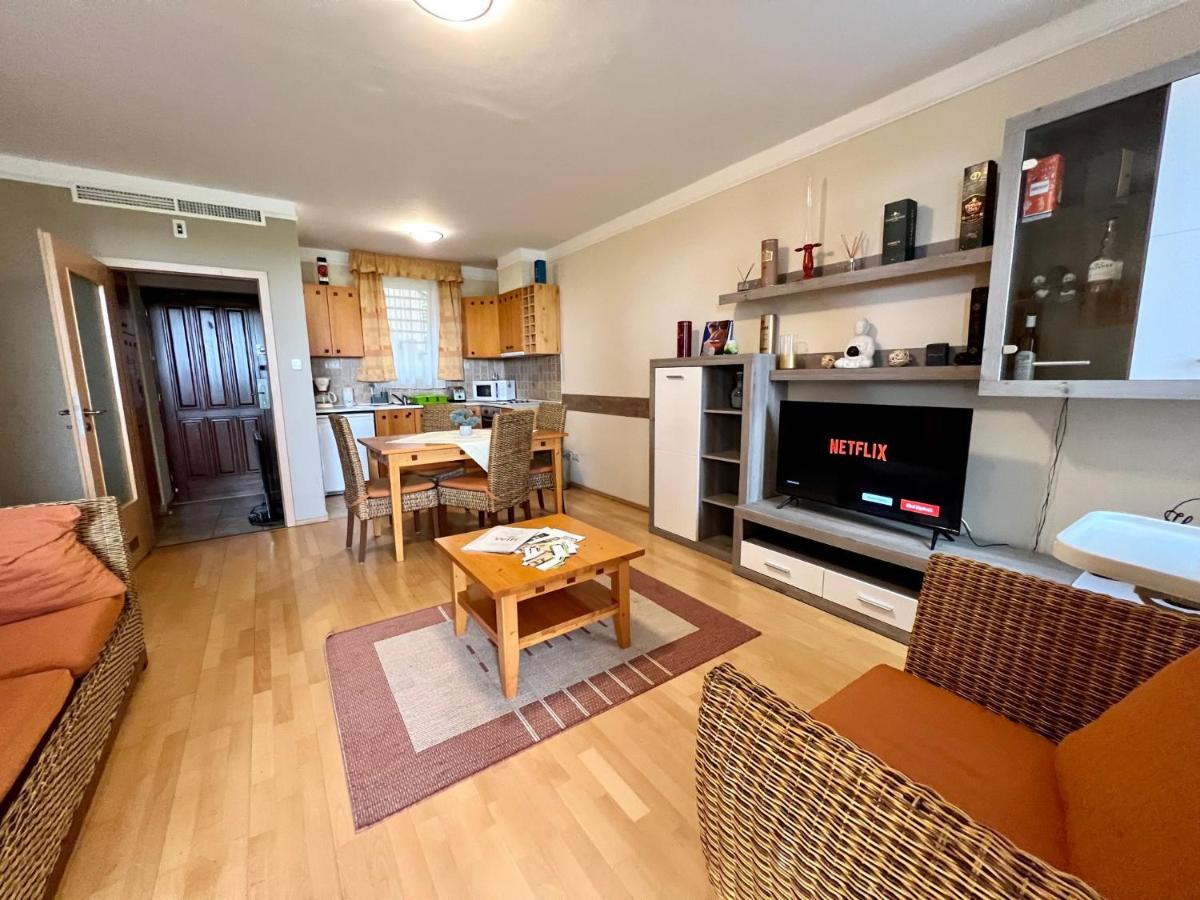 Luxus Golf Apartment Бюк Экстерьер фото