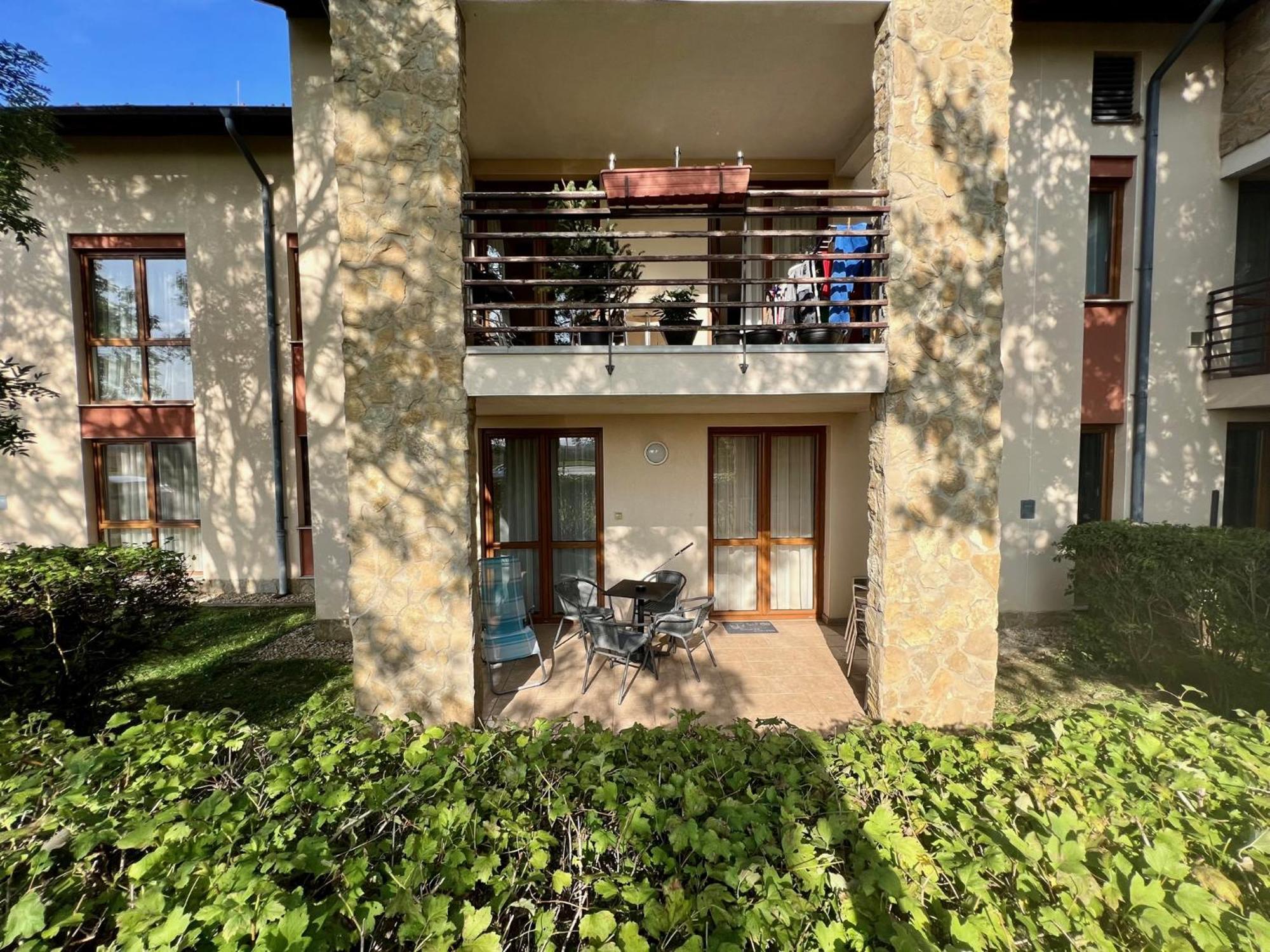 Luxus Golf Apartment Бюк Экстерьер фото