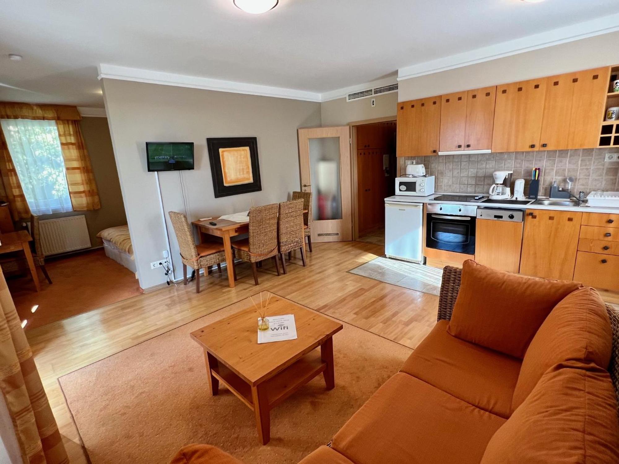 Luxus Golf Apartment Бюк Экстерьер фото