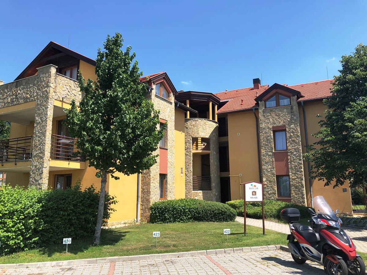 Luxus Golf Apartment Бюк Экстерьер фото
